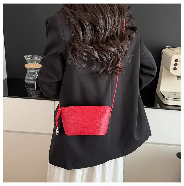 Yellow Leather Shoulder Bag for Women — feature 14