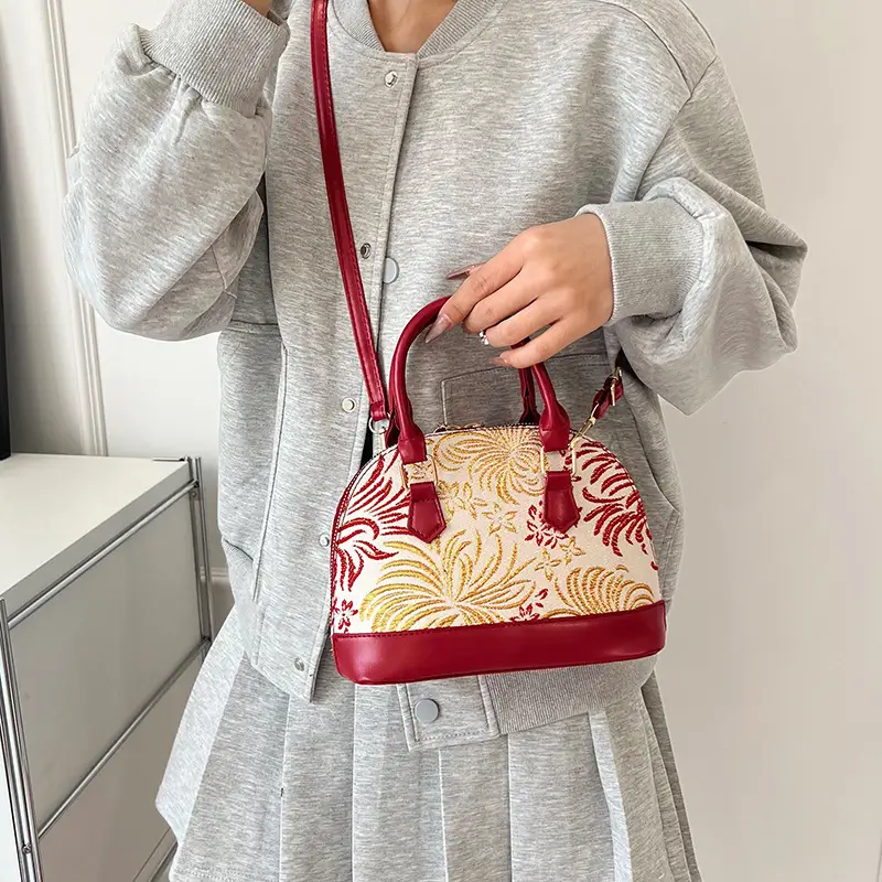 Trendy White Floral Shell Bag for Women 2025 - Image 7