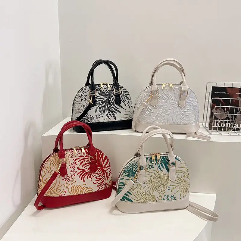 Trendy White Floral Shell Bag for Women 2025 - Image 8