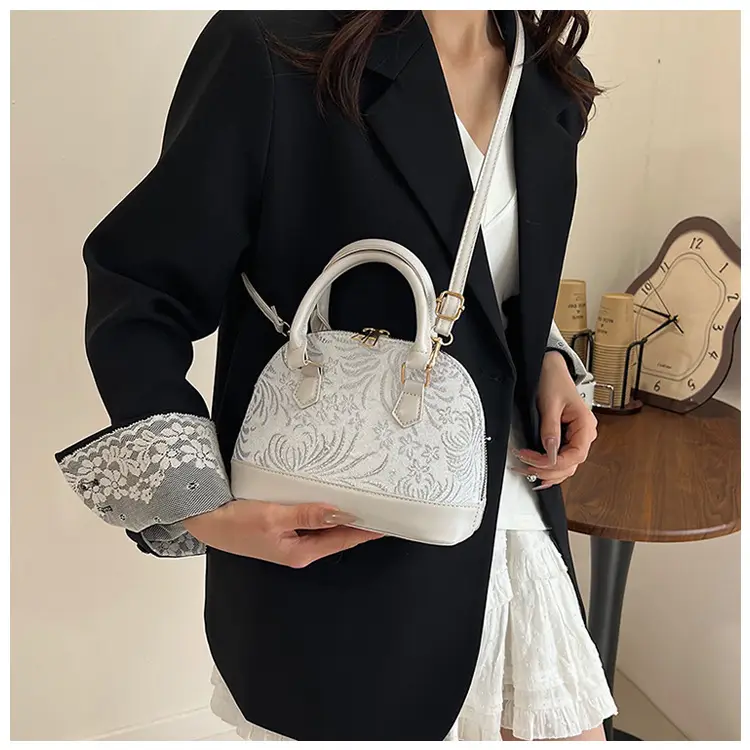 Trendy White Floral Shell Bag for Women 2025 — feature 19