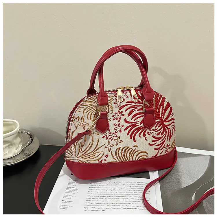 Trendy White Floral Shell Bag for Women 2025 — feature 25