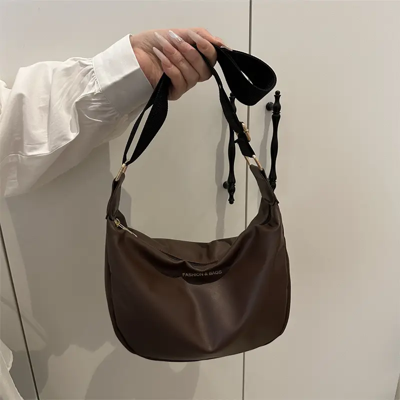 Women's Large Capacity Crossbody Bag Solid Color - Image 8