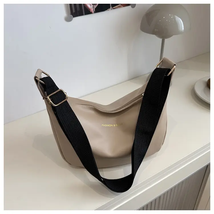 Women's Large Capacity Crossbody Bag Solid Color — feature 20