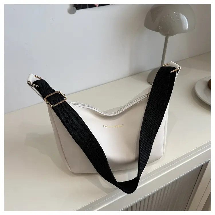 Women's Large Capacity Crossbody Bag Solid Color — feature 23