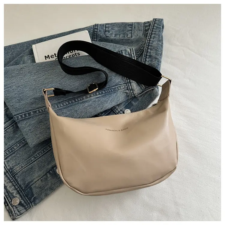 Women's Large Capacity Crossbody Bag Solid Color - Image 5