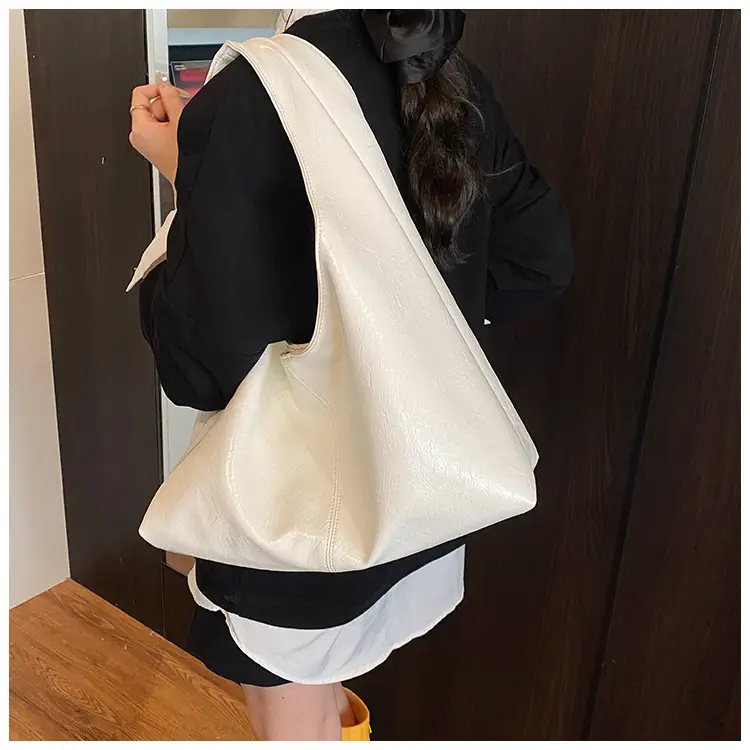 Black Gold Vintage Commuter Bag for Women — feature 11