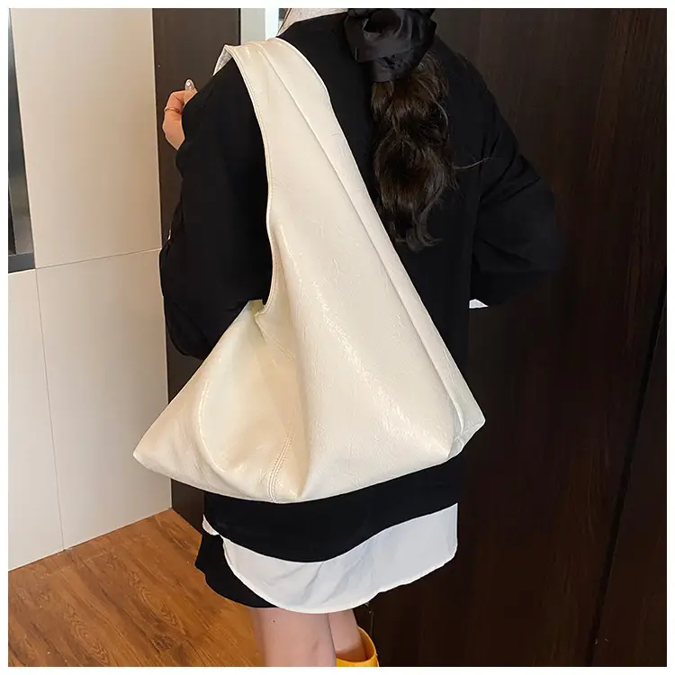 Black Gold Vintage Commuter Bag for Women — feature 12