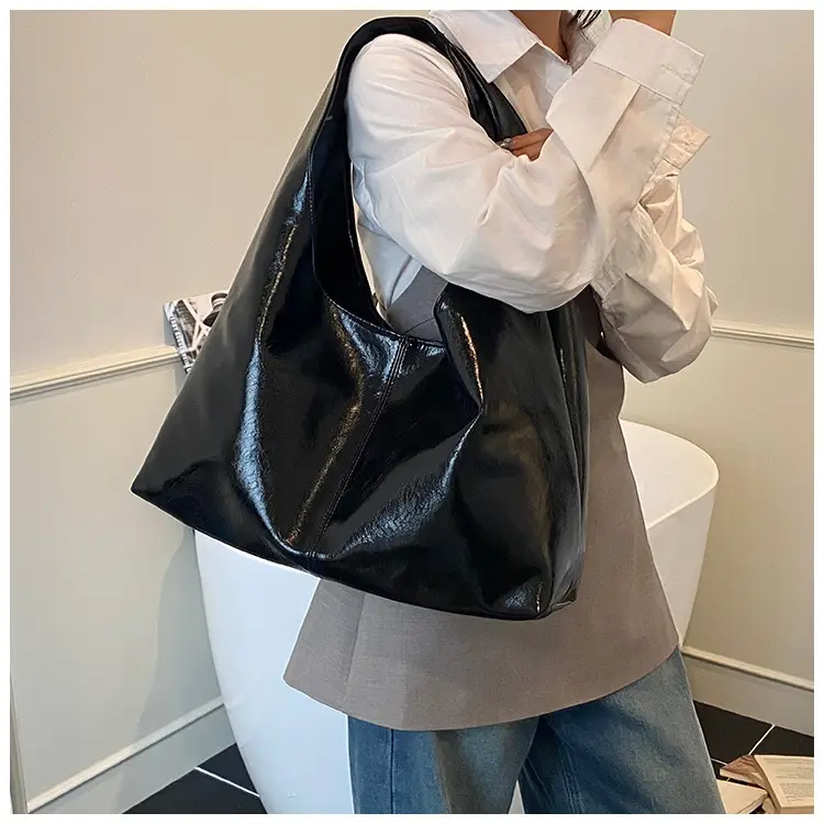 Black Gold Vintage Commuter Bag for Women — feature 17