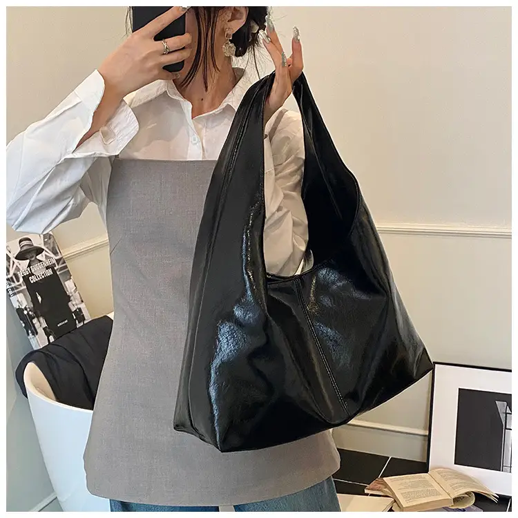 Black Gold Vintage Commuter Bag for Women — feature 19