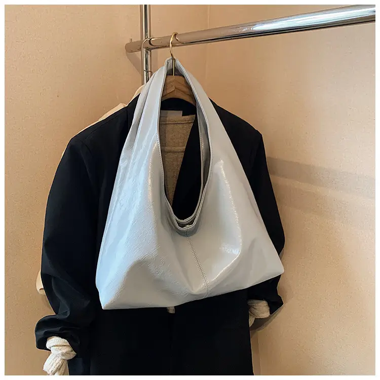 Black Gold Vintage Commuter Bag for Women — feature 20