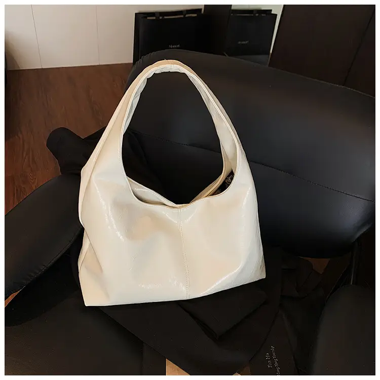 Black Gold Vintage Commuter Bag for Women — feature 21