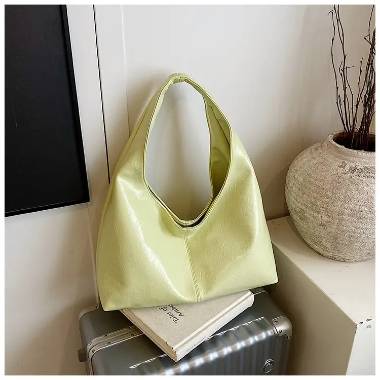 Black Gold Vintage Commuter Bag for Women — feature 22