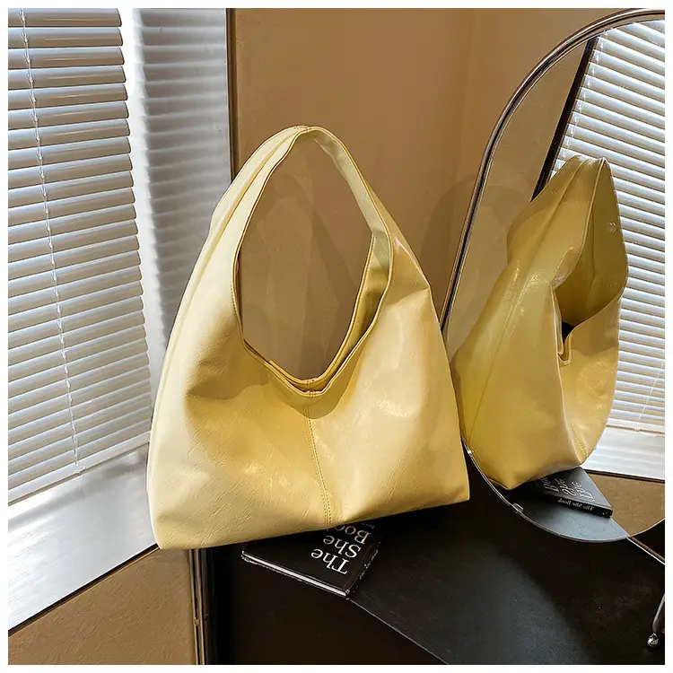 Black Gold Vintage Commuter Bag for Women — feature 23