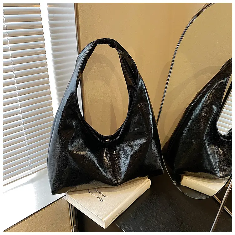 Black Gold Vintage Commuter Bag for Women — feature 24