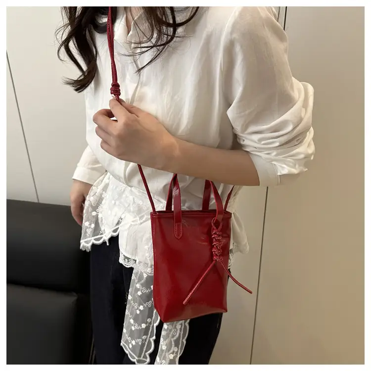 Women Silver Crossbody Bag with Handle Luggage Leather Goods — feature 18