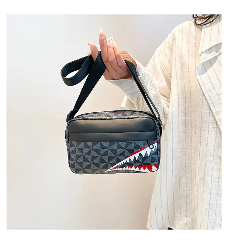 2025 Women's Black Geometric Crossbody Bag Mobile Phone Bag — feature 18