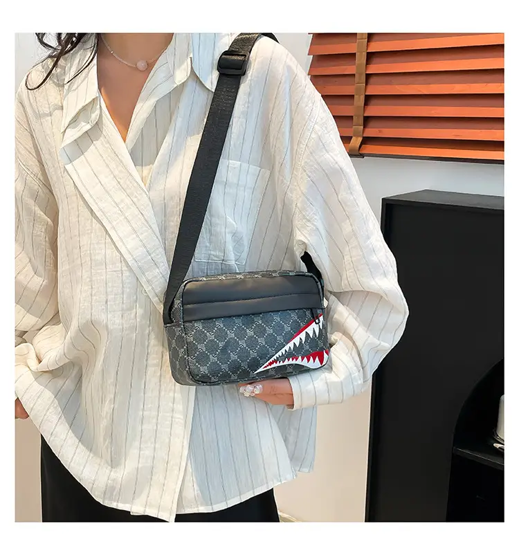 2025 Women's Black Geometric Crossbody Bag Mobile Phone Bag — feature 22