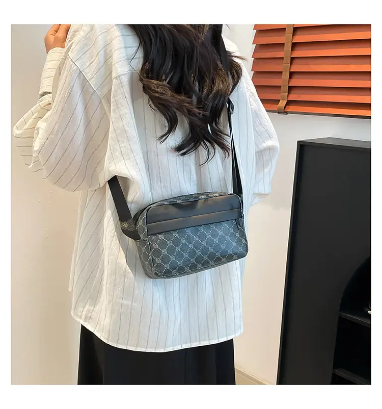 2025 Women's Black Geometric Crossbody Bag Mobile Phone Bag — feature 26