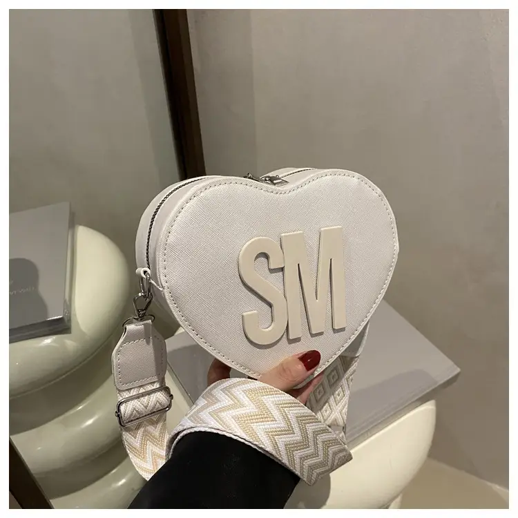 Sweet Heart Crossbody Bag Pink Women — feature 21