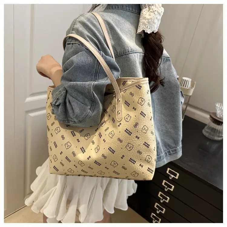 Women's Printed Leather Shoulder Bag Large Capacity 2025 — feature 11