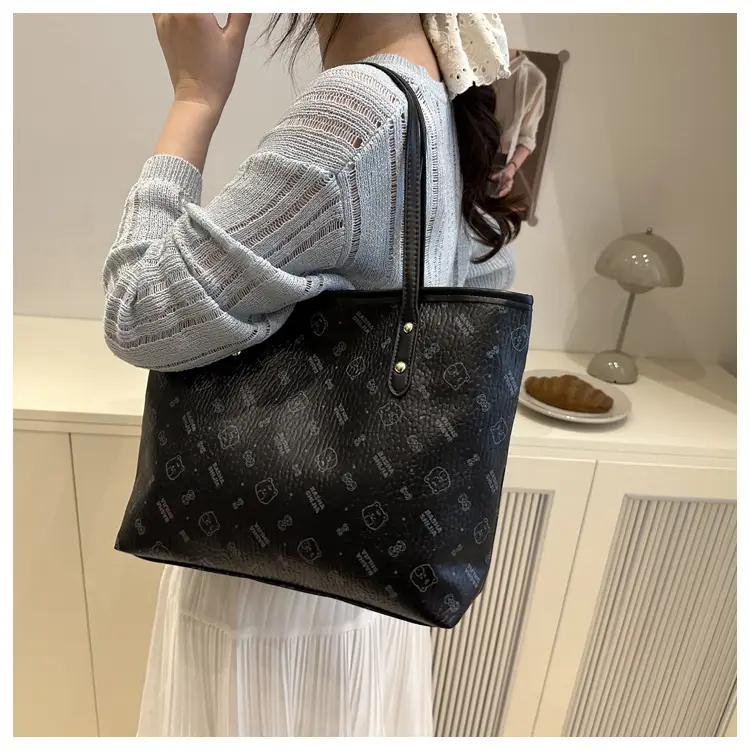 Women's Printed Leather Shoulder Bag Large Capacity 2025 — feature 18