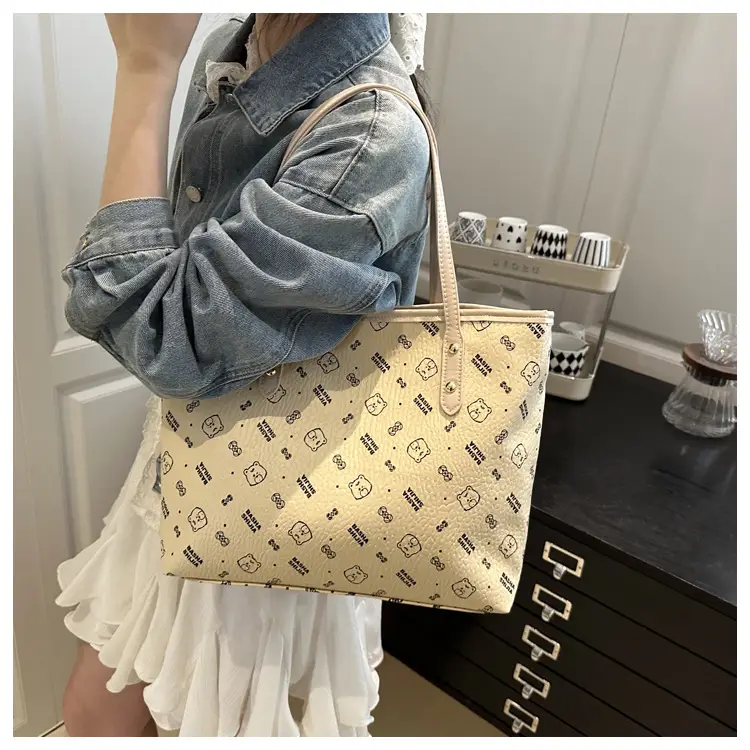 Women's Printed Leather Shoulder Bag Large Capacity 2025 — feature 9
