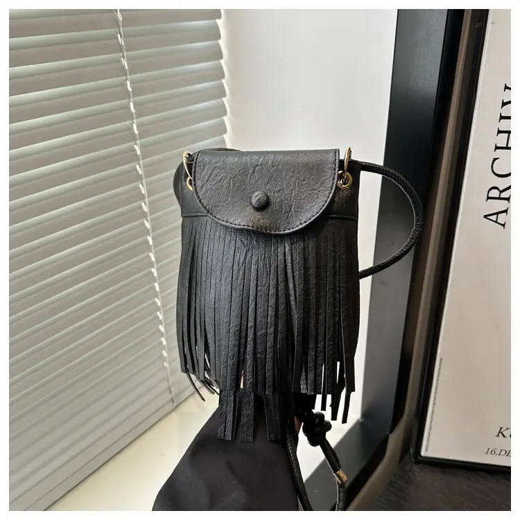 Pink Tassel Mobile Phone Bag for Women — feature 20
