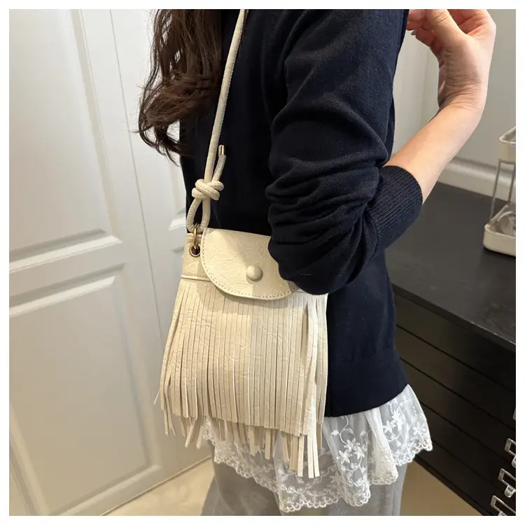 Pink Tassel Mobile Phone Bag for Women — feature 8