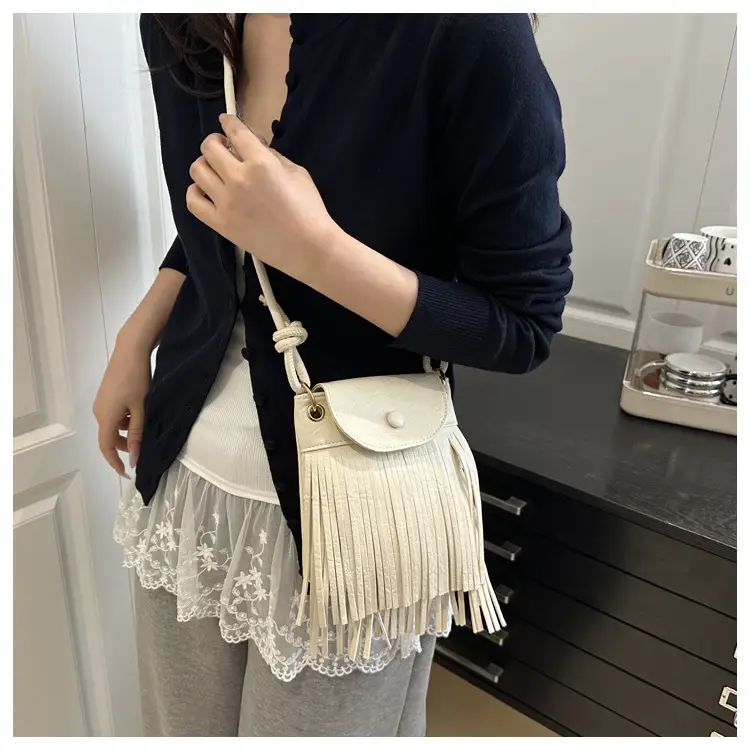 Pink Tassel Mobile Phone Bag for Women — feature 9