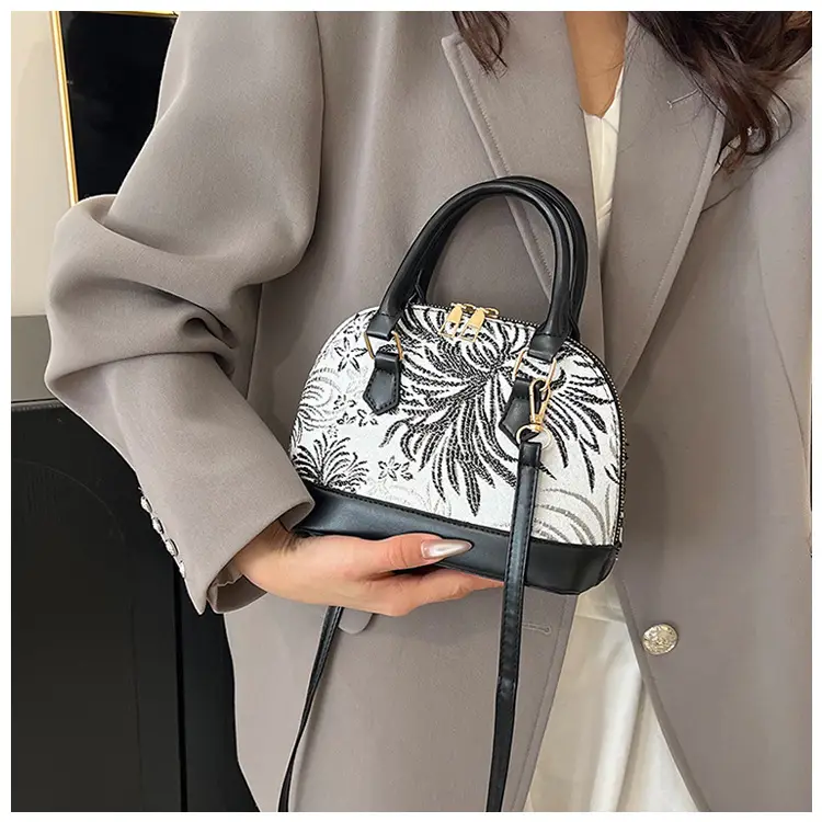 Red Embroidered Shell Handbag for Women — feature 15