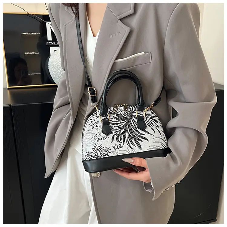Red Embroidered Shell Handbag for Women — feature 16