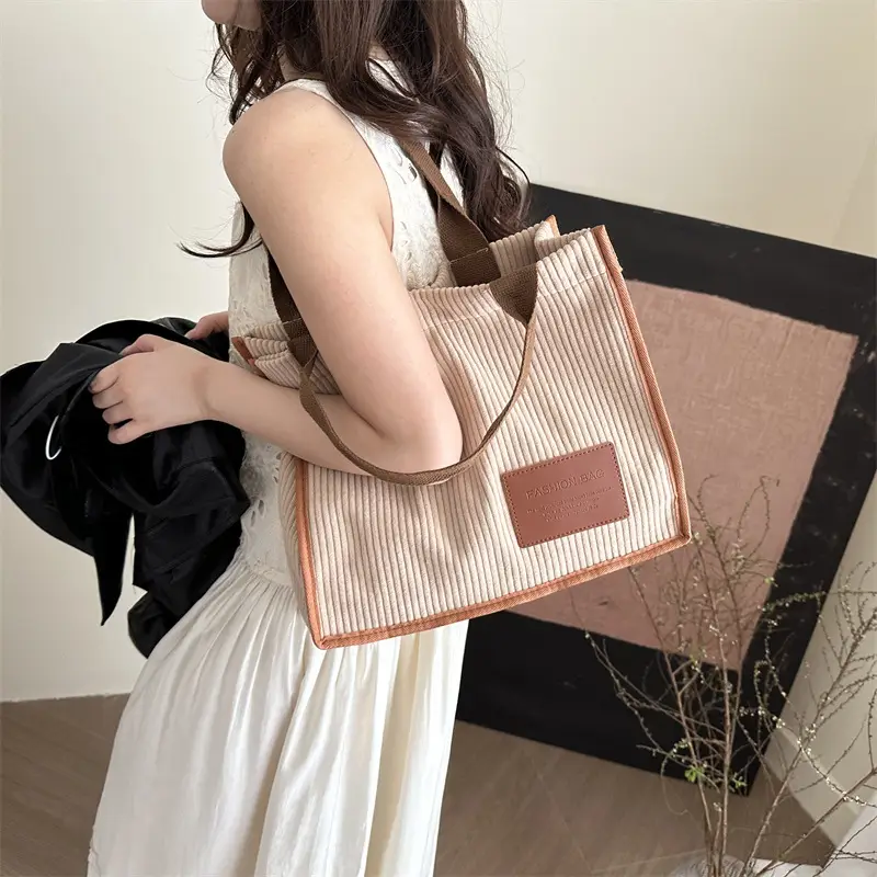 Women Large Capacity Korean Style Tote Bag 2026 — feature 21