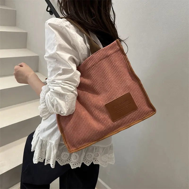 Women Large Capacity Korean Style Tote Bag 2026 — feature 30