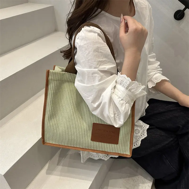 Women Large Capacity Korean Style Tote Bag 2026 — feature 34