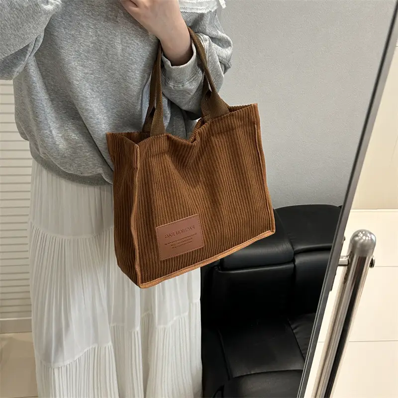 Women Large Capacity Korean Style Tote Bag 2026 — feature 38