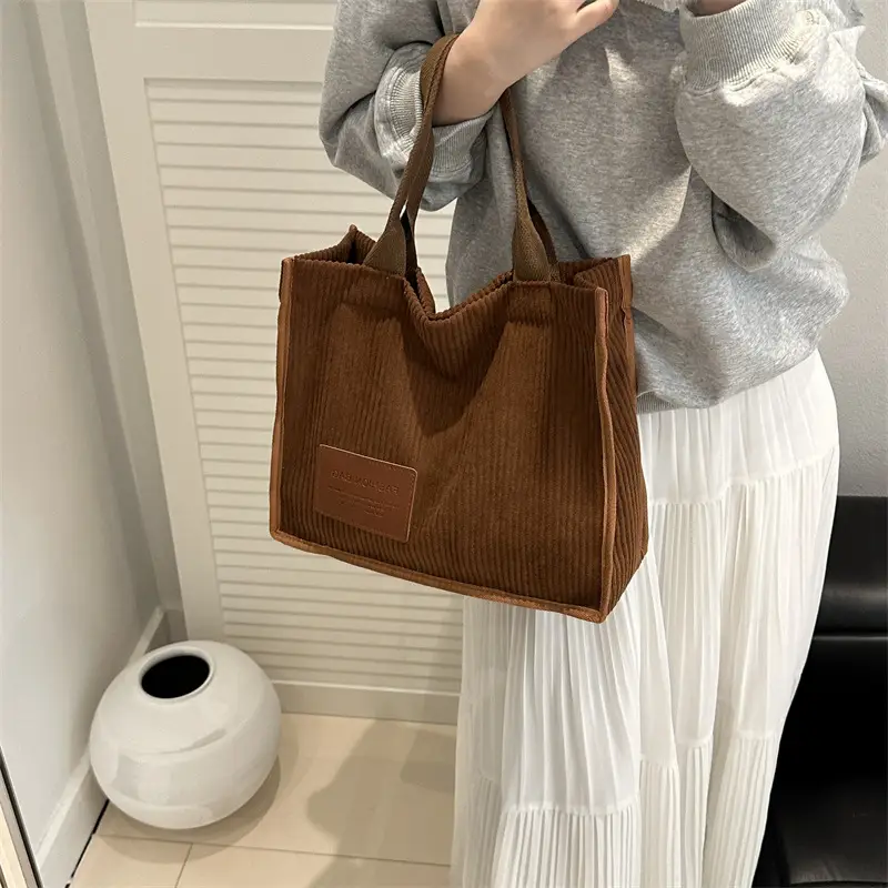 Women Large Capacity Korean Style Tote Bag 2026 — feature 39