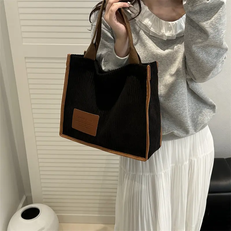 Women Large Capacity Korean Style Tote Bag 2026 — feature 41
