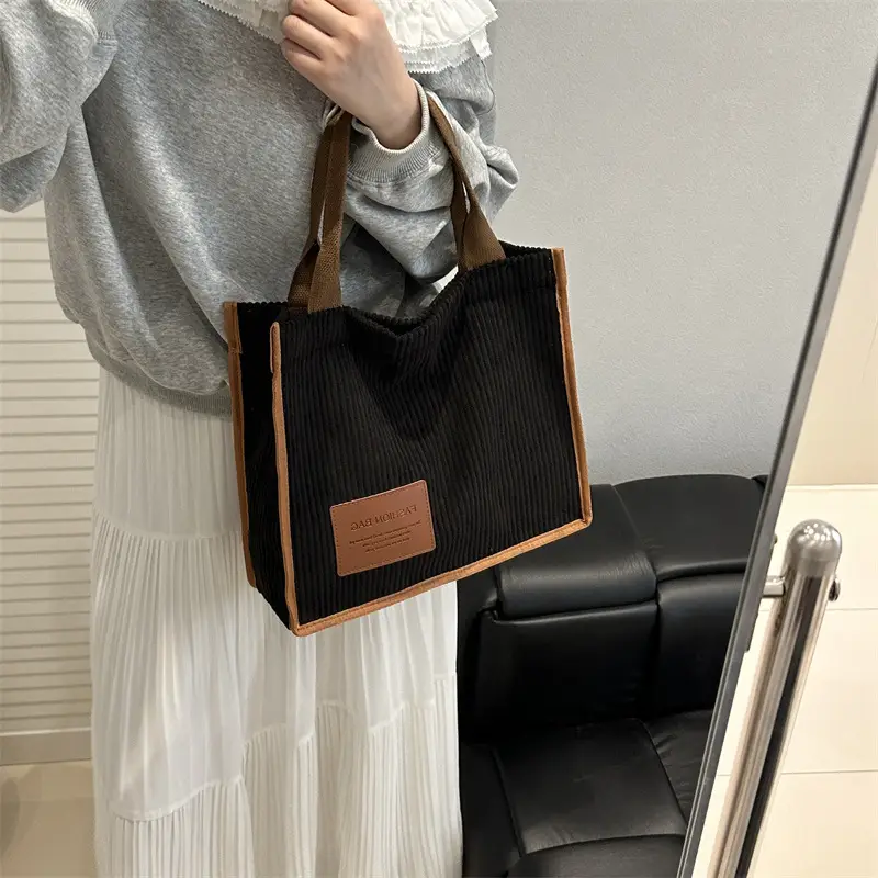 Women Large Capacity Korean Style Tote Bag 2026 — feature 43