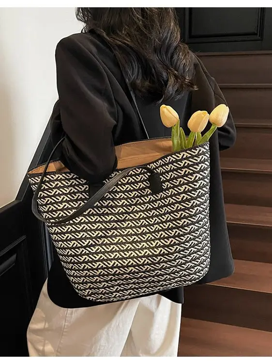 Women's Straw Crossbody Bag with Leather Handles - Image 4