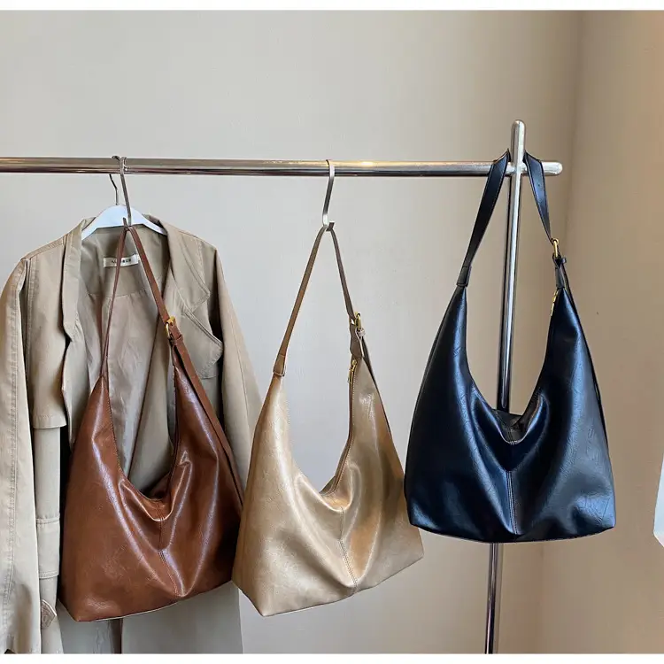 Vintage Leather Shoulder Bag Brown 2025 — feature 1