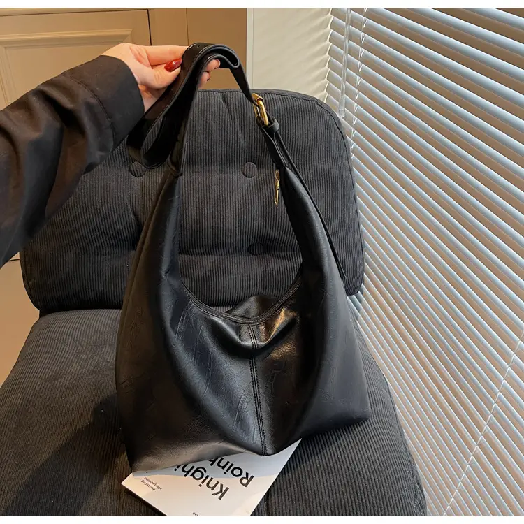 Vintage Leather Shoulder Bag Brown 2025 — feature 24