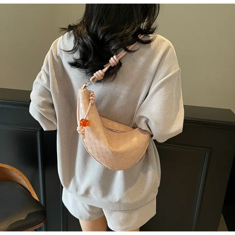 Women's Woven Horns Shoulder Bag Beige Casual Commuter — feature 17