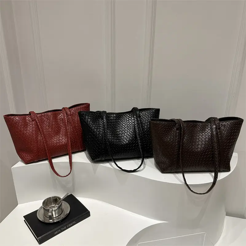 European Woven Large Cap Bag for Women 2025 - Image 4