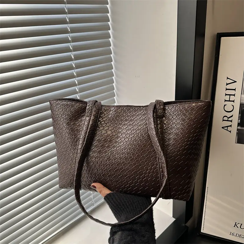 European Woven Large Cap Bag for Women 2025 - Image 6