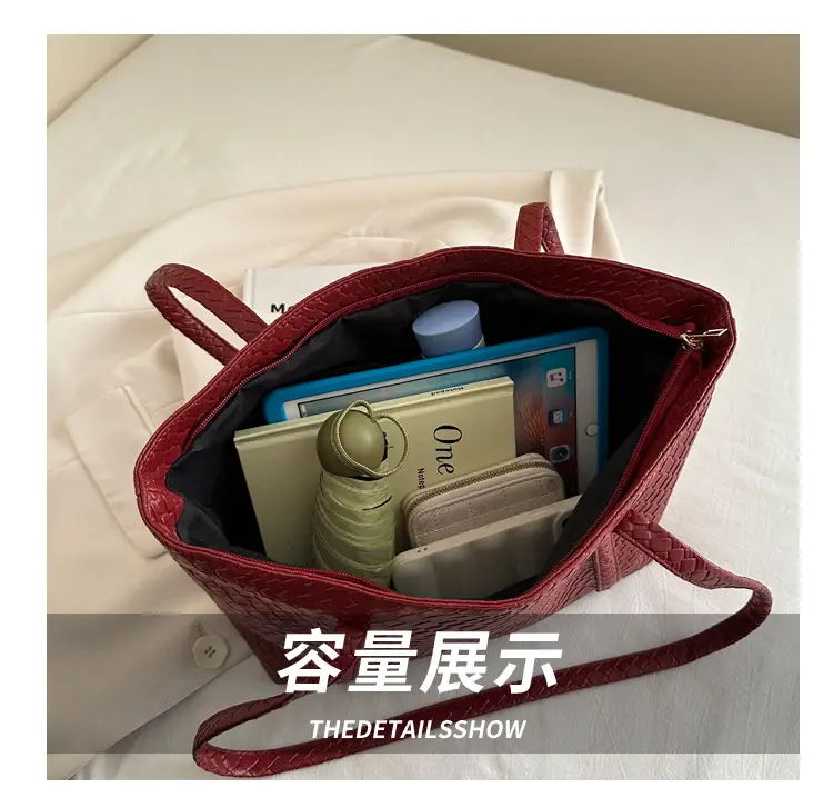 European Woven Large Cap Bag for Women 2025 — feature 5
