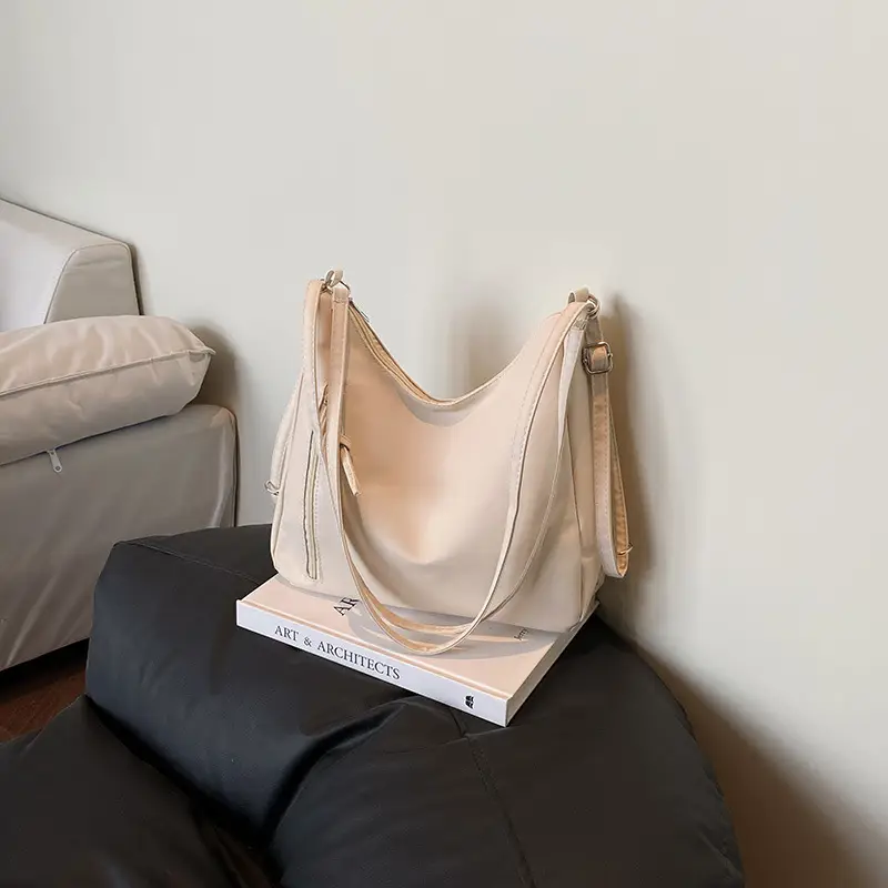 White Korean Style Shoulder Bag for Women - Image 5