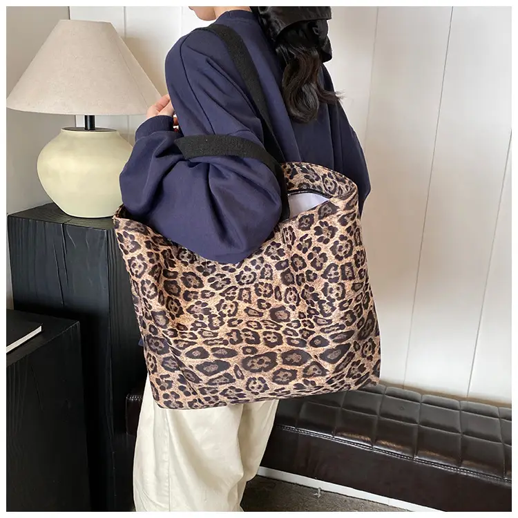 Leopard Print Women's Large Capacity Tote Bag — feature 10