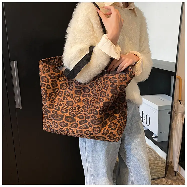 Leopard Print Women's Large Capacity Tote Bag — feature 17