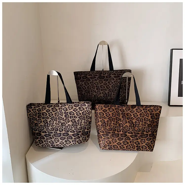 Leopard Print Women's Large Capacity Tote Bag — feature 2