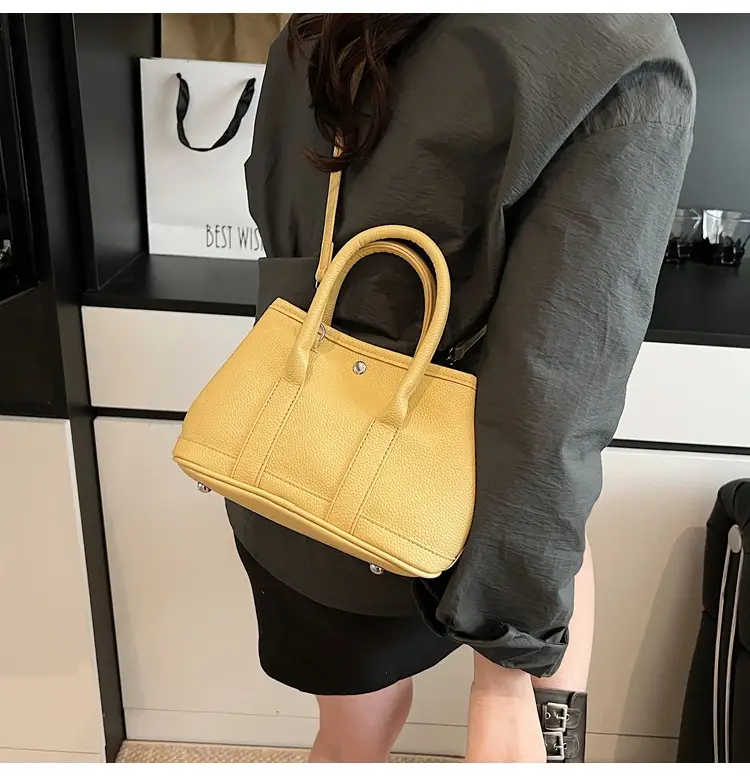 White Leather Hand-Carrying Bucket Bag for Women — feature 10